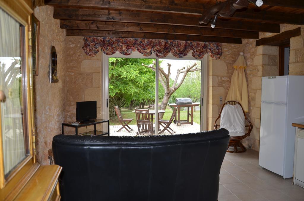 Bed and Breakfast La Gueriniere Cenac-et-Saint-Julien Екстер'єр фото